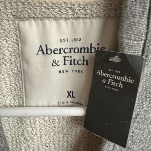 Abercrombie & Fitch Gray Crewneck Sweater - Picture 3 of 4